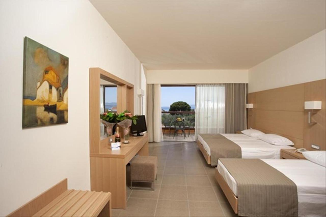 Island Blue Hotel Pefki Buitenkant foto